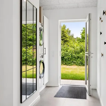 Norna - 350m From The Sea By Interhome *